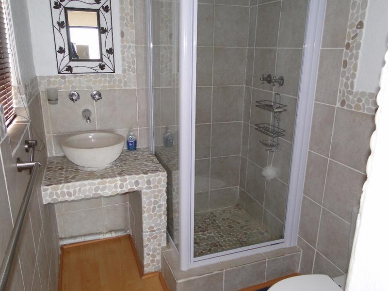 To Let 3 Bedroom Property for Rent in Britannia Bay Western Cape